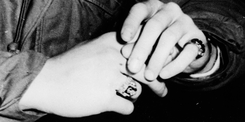 vinceveretts:  Elvis + hands 