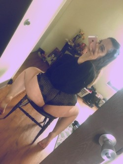 forevertorn84:  thickcutehornysnowbunny:  REBLOG &amp; get a teaser of my premium 