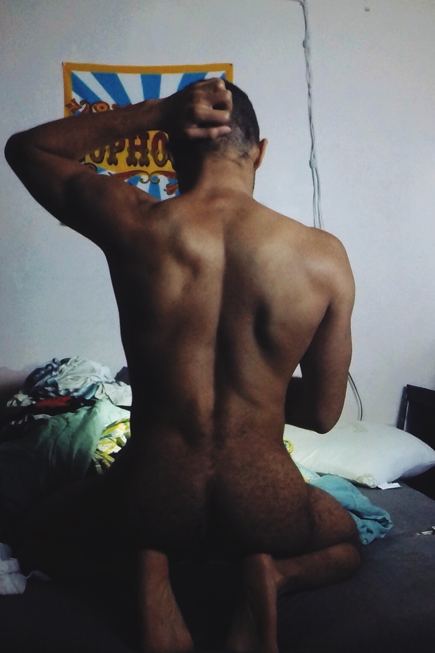 quamraeros:  I often forget how furry my butt is. 