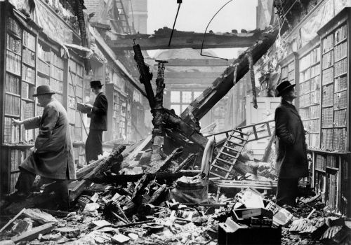 retrogasm:Readers continued to visit the library after it was bombed. London, 1940 