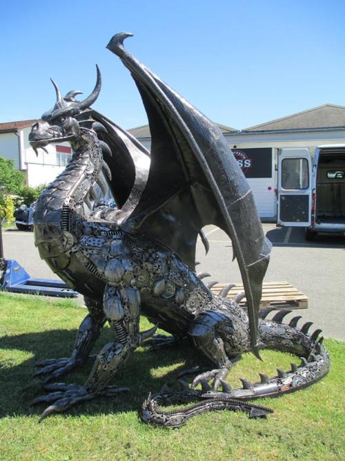 steampunktendencies:  Scrap Metal Dragon