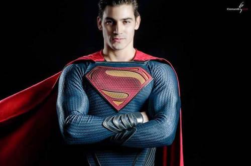 thesidekink:  Handsome guy 