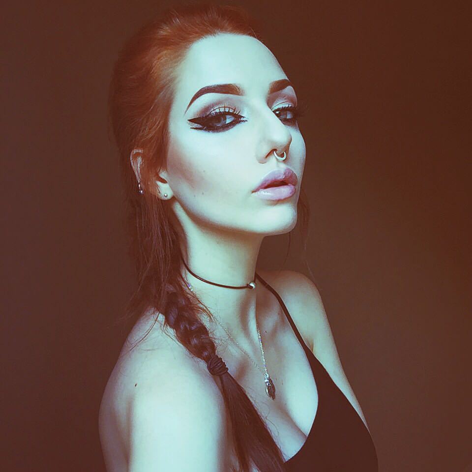 dyspnoeic:  💁🏻💋