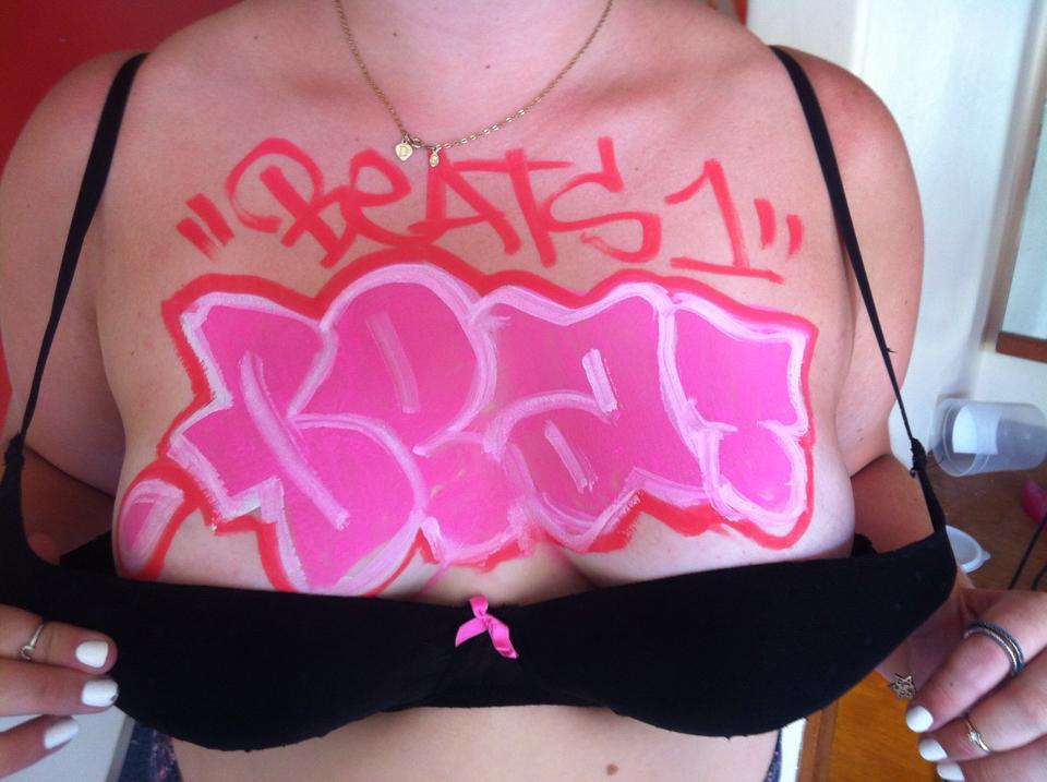Body art - graff on girls http://f-r-e-e-b-l-o-w-j-o-b-s.tumblr.com/