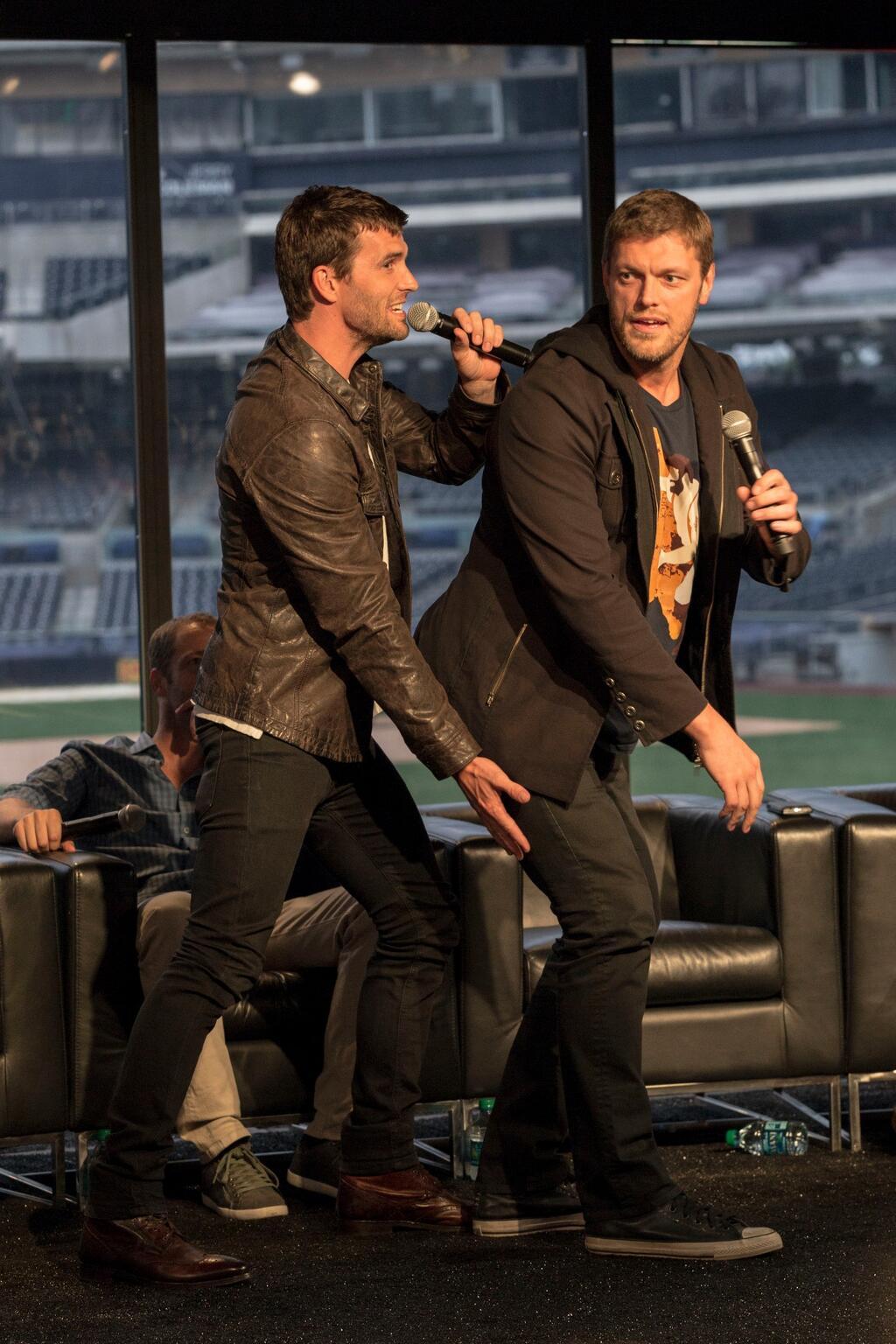 captainmaleuniverse:  Lucas &amp; Adam