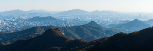 Panorama of Mt. Namsan (the one with the tower on it, of course), Mt. Bugaksan, Mt. Inwangsan and Se