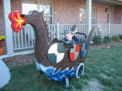 kirkwa:Awesome Halloween Ideas For Handicapped ChildrenHow cool is this!I have a friend who has a li