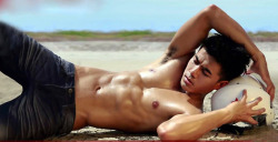 auberonbc:  For more Gorgeous Asian Men visit:http://auberonbc.tumblr.com/archive