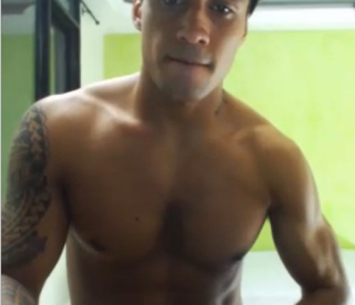 yeahnahbro: Poly Guy! This guys is super hot!! I have his vid if you have something to swap.