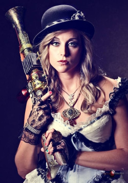 steampunk-girls:  SteamPunk girls and Cosplay http://bit.ly/177yCk8 