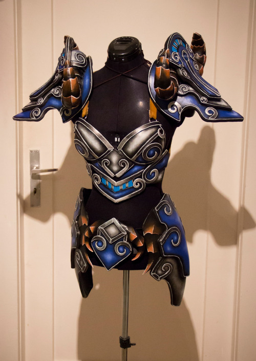fuckyeahfeminists:chauvinistsushi:missleaves:kamuicosplay:Do you also want to create ALL THE ARMOR? 