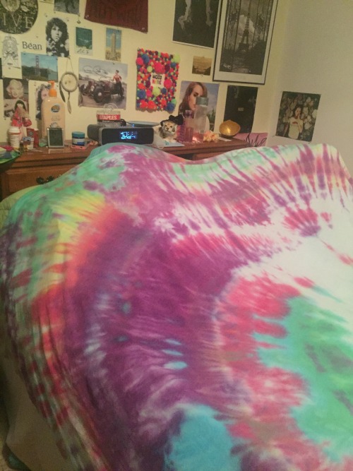 70s-darling:Dyed some sheets!