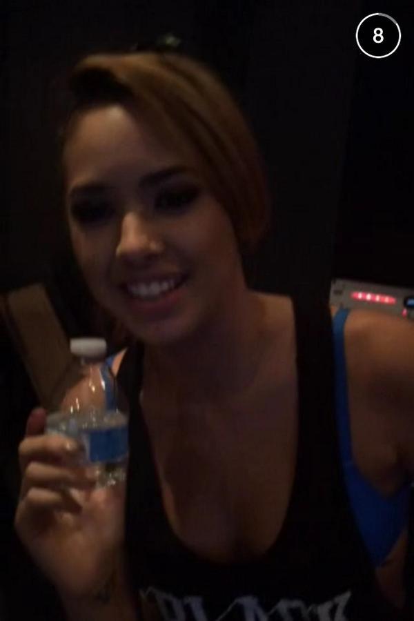 jasminev-news:  Captures from Jasmine’s Snapchat. 
