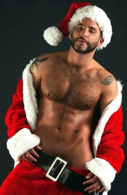 hotmansexpornucopia:  A final ho-ho-ho for the holiday!