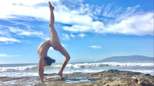 lizcrosbyyoga:Love for all of existence moves me