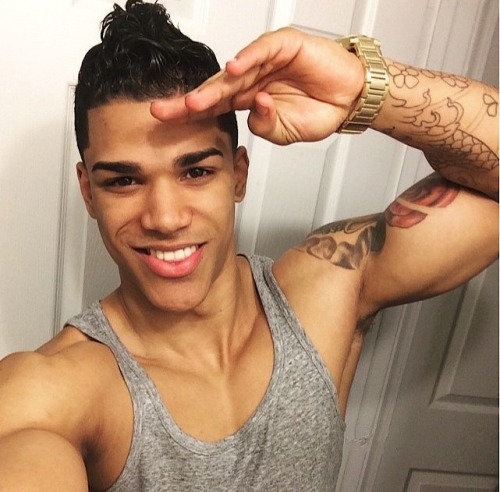 https://zloveguysz.tumblr.com/post/124193714243