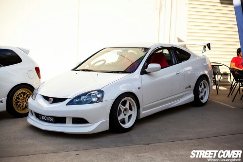 smoketrail:  Two clean Honda Integra Type Rs on regamaster evos 