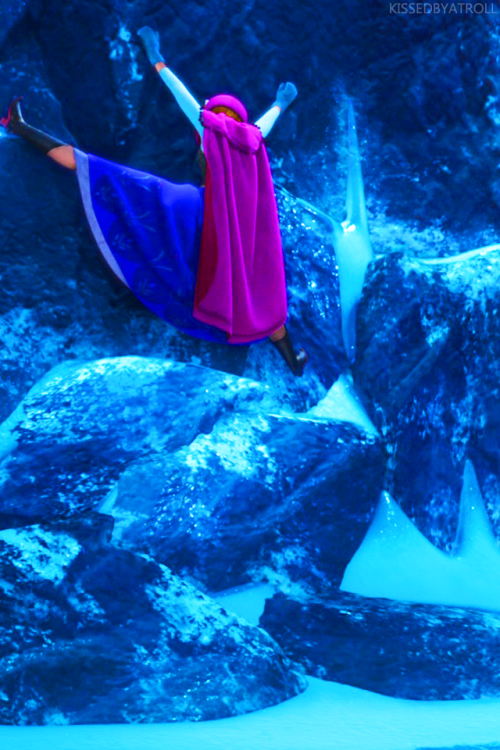 kissedbyatroll:Frozen phone backgrounds© kissedbyatrollPlease like/reblog if you useAll original edi