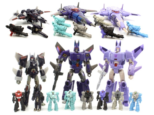 Generations Selects Cyclonus &amp; Nightstick (Legacy)Hasbro heard we wanted more Armada toys but th