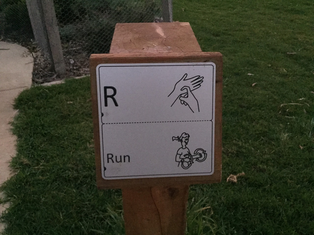 catbountry:  freelancefailure:  Not sure why this park thought the first two sign