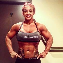 Hot Muscular Women