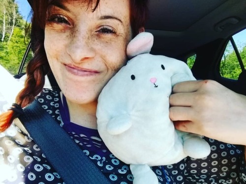 captainmorgasms: Road trippin’ to the cottage with the rabbit ❤️ #selfie #sassybunny #summerad