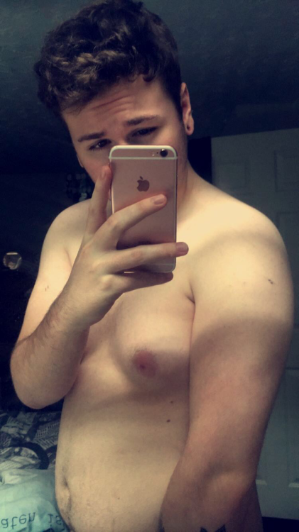 bitemeharderr:Just woke up &amp; feeling kinda body positive so have some photos of my belly Ple