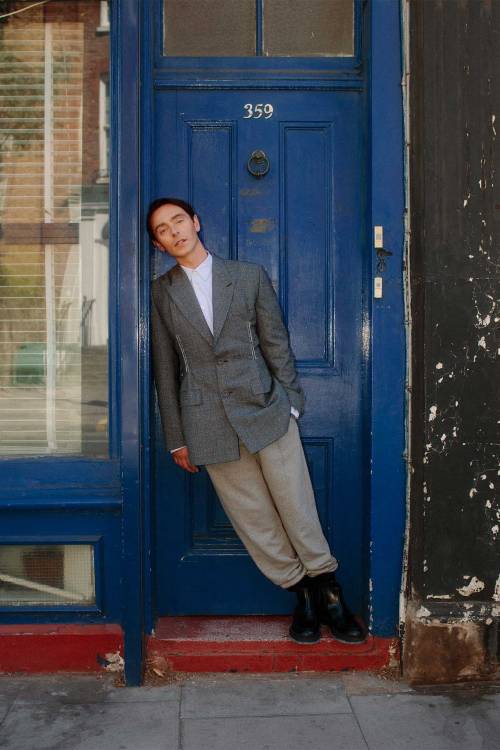 DAVID DAWSON For SQUARE MILE By ALEX INGRAM Styling : Alexandria Reid| Grooming : Alyssa Kraus | Oct