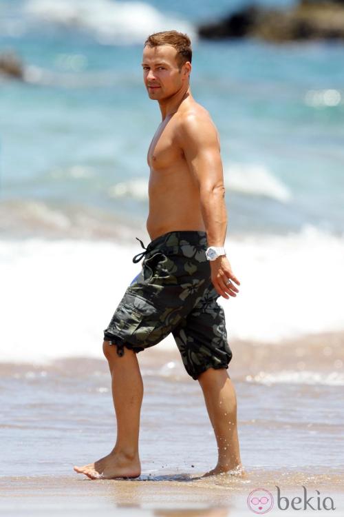 hotfamousmen:  Joey Lawrence