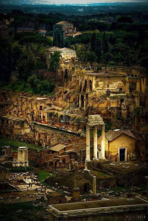 ancientorigins:Ruins of Ancient Rome