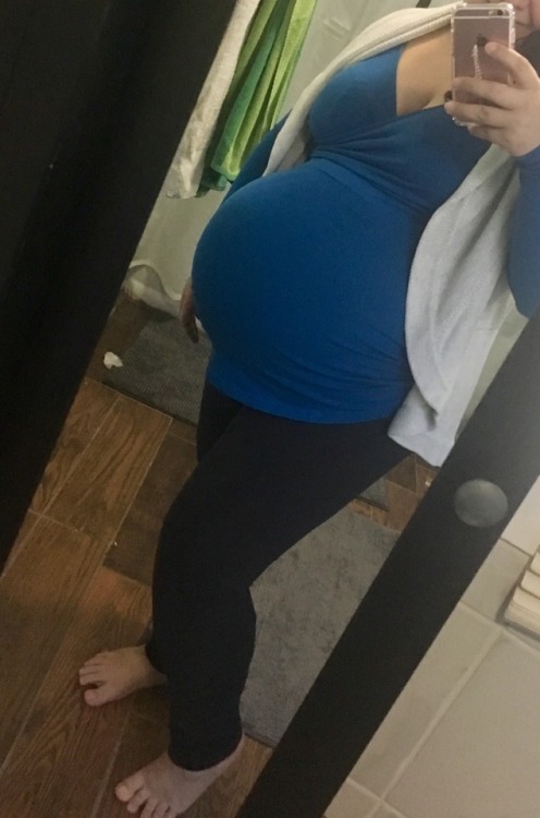 preggoalways: Pretty in blue …….