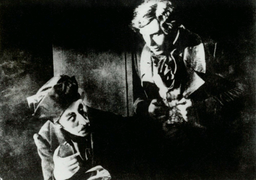 hellyeahhorrormovies:Stills from Nosferatu, 1922.