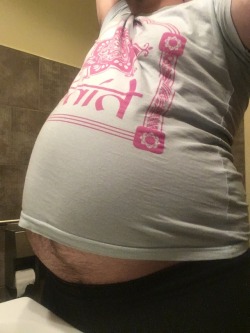 bigwolfcakebelly:  Accidentally ate for two hours straight at the buffet today. So, yeah. ;)