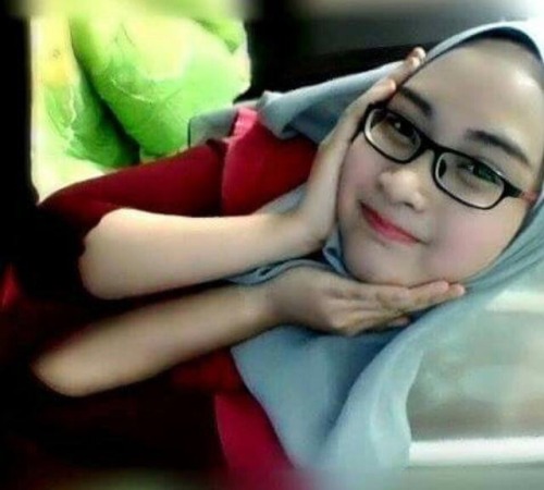 mariatek: sexmalaya:Cun tak awek kedah? siapa nk id wicet dia .. reblog byk2  Nk