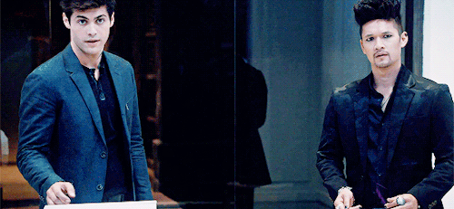 magnusandalexander:#Alec Lightwood dropping wedding vows 24/7