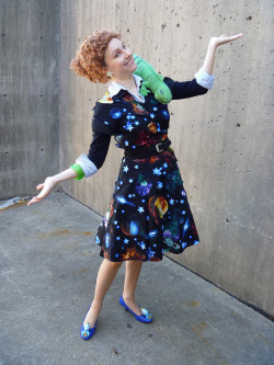 briannaclawson:  queer-seal:  suiseiusagi:  weallheartonedirection:  Found an awesome Ms. Frizzle costume.  &lt;3 OMG MS. FRIZZLE!!! &lt;3  wow i really want that dress. just for like…every day of my life…  Joanns often has fabric like that :3 