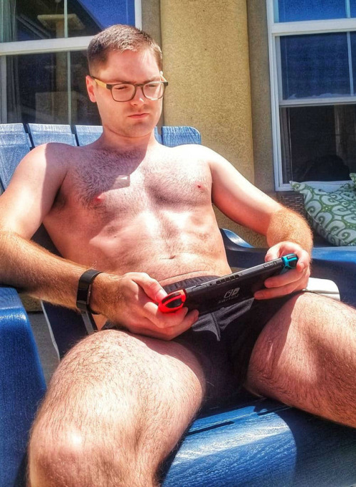 Gaymer Selfie - There’s nothing better than watching a Sexy Geek sitting out side Gayming in Nothing