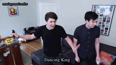amazingemmaisonfire:  Best part of the new video (X)