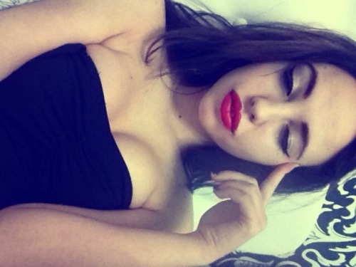 luk3y:  Instagram: @thenastygal