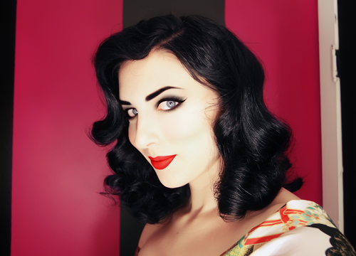 warpaintpeggy:  sometimes I do my full glamour routine and then just stay home and