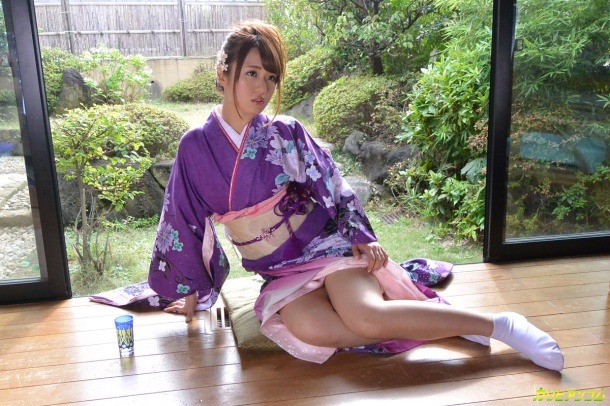 yourperfectpornstar:  Japanese pornstar Eri Hosaka.Enjoy her free porn videos here:http://www.yourperfectpornstar.com/pornstar/profile/Eri-Hosaka/