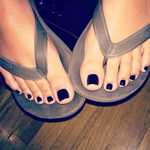 luv4hertoes:  philosofeet:  These are BEA-utiful Toes. Don’t know who they belong