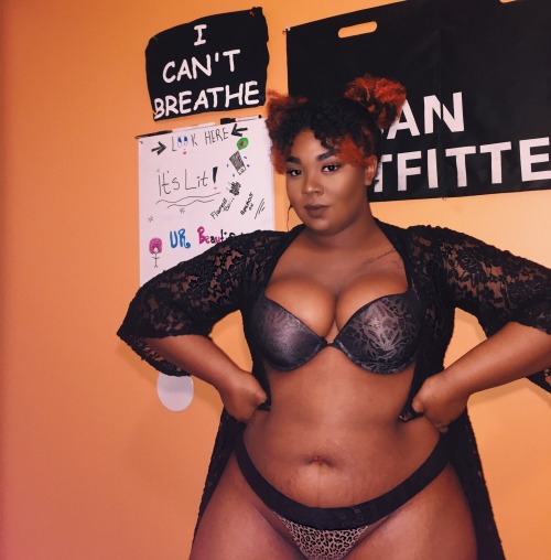 muvatokyo: I got love for my stretch marks & fat belly