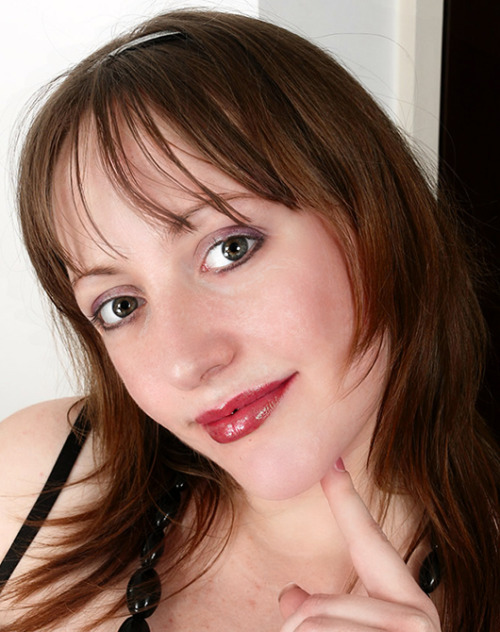 lovemywomenhairy:  If you like gingers with a huge, flaming red bush, awesome sized labia and pancake sized areolas, have I got a woman for you! 