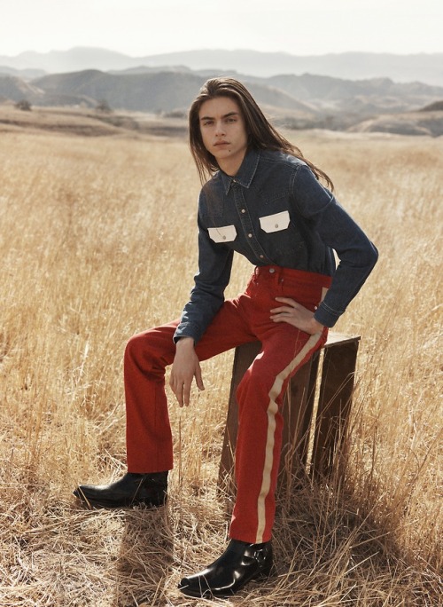 Man in uniform: mixed and matched or worn head-to-toe, Spring 2018 CALVIN KLEIN JEANS styles are not