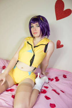 irishgamer1:Faye Valentine from Cowboy Bebop.