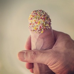 vvnaughty: Sprinkles but where’s the cream? 