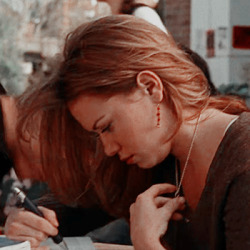 Bethany Joy Lenz  Tumblr_puypwecFVA1y6t9qto4_250