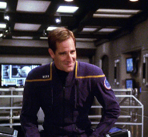 acecroft:  SCOTT BAKULAas Capt. Jonathan Archer in Star Trek: Enterprise “Unexpected”
