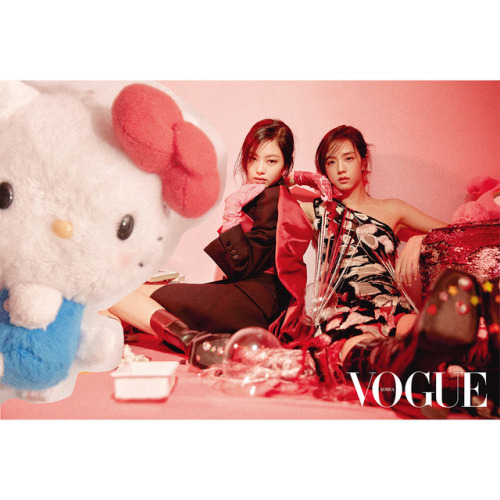 blackpinkofficial:[IG] 180729 blackpinkofficial: #BLACKPINK #블랙핑크#VOGUEKOREA #보그코리아 #8월호 #YG